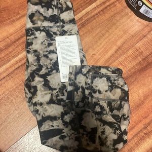 Invigorate hr tight 25” brand new size 4